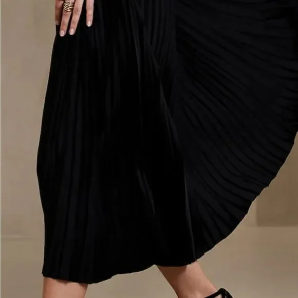 strapless open back dress Sanne Pleated Midi Dress  Flowing Silhouette with Refined Pleats   ellarose-london.com
